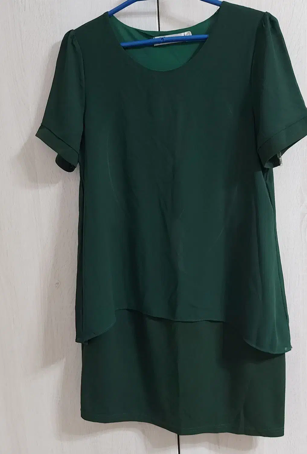 لباس و شال|لباس|رشت, جانبازان|دیوار