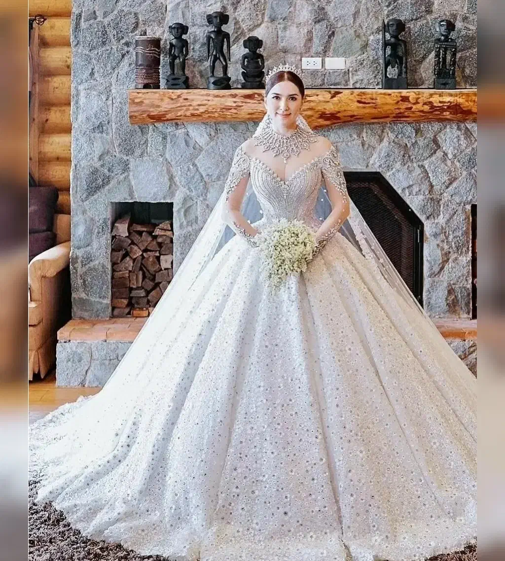 نیازمند کارگر خانم درمزون عروس|استخدام خدمات فروشگاه و رستوران|باغ ملک, |دیوار