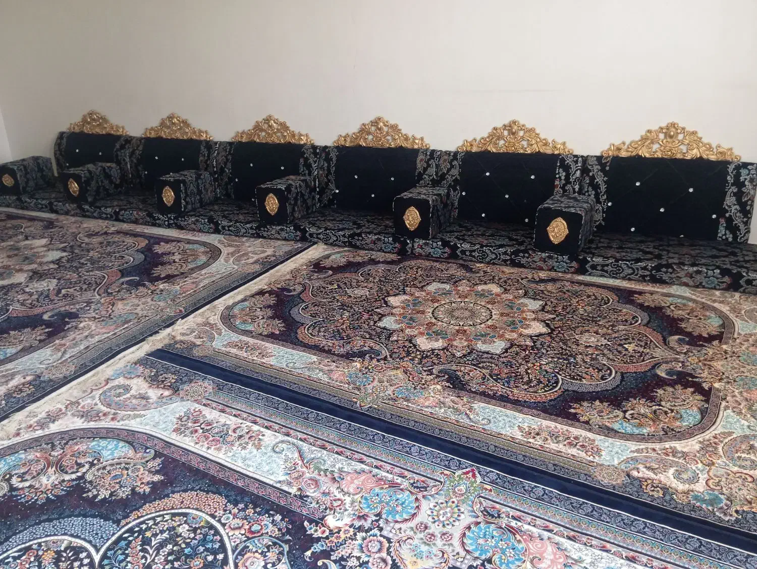 پشتی خلیجی مبل پشتی شاه نشین ش۲۱|مبلمان خانگی و میز عسلی|شیراز, باغ تخت|دیوار