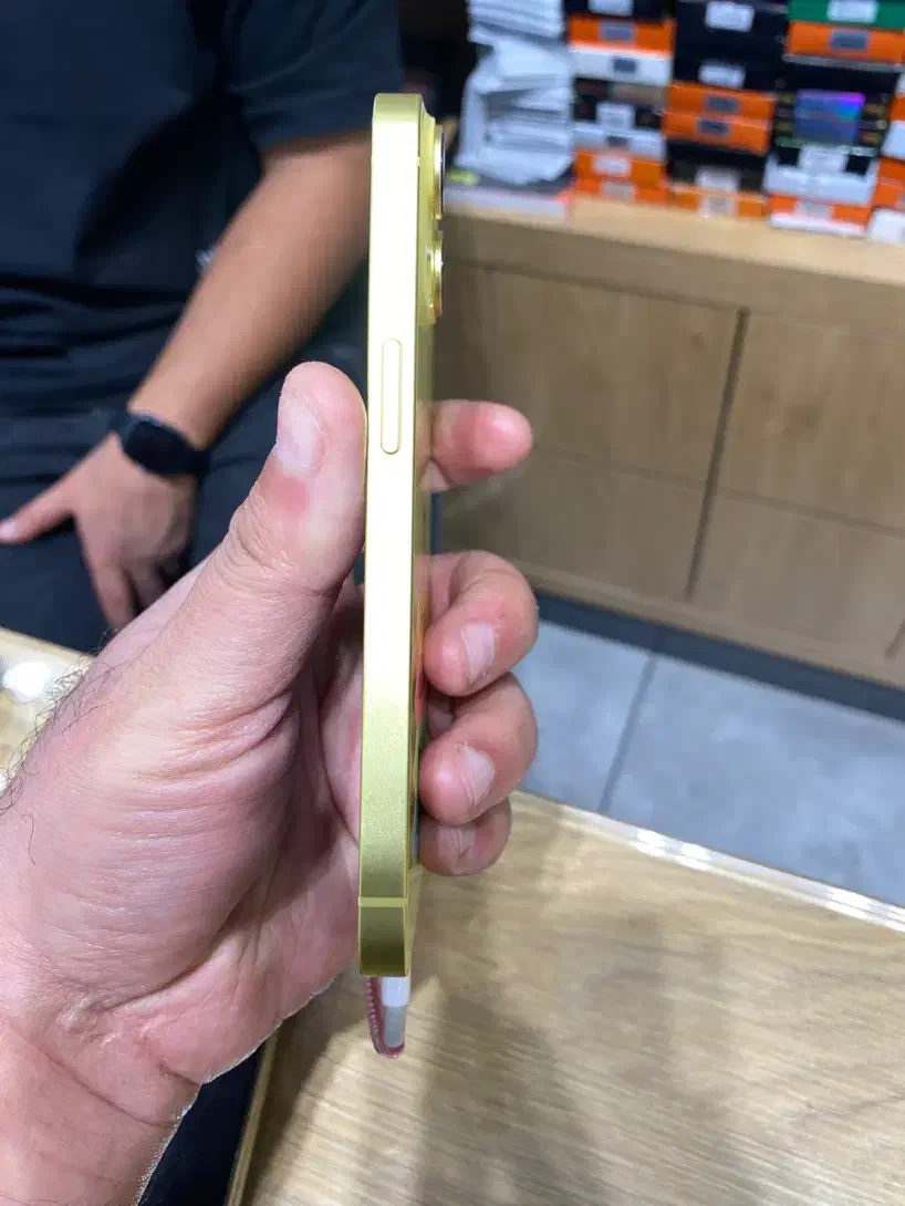 آیفون ۱۴ نرمال به رنگ زرد حافظه ۱۲۸ گیگ پلمپ|موبایل|تبریز, |دیوار