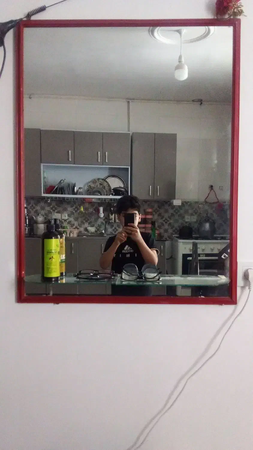 آینه|آینه|خرم‌آباد, |دیوار