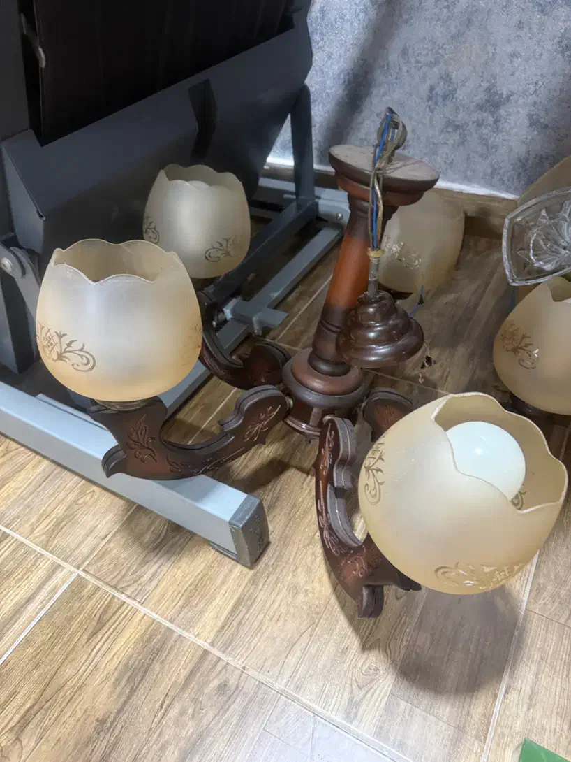 لوستر|لوستر و چراغ آویز|رشت, یخسازی|دیوار