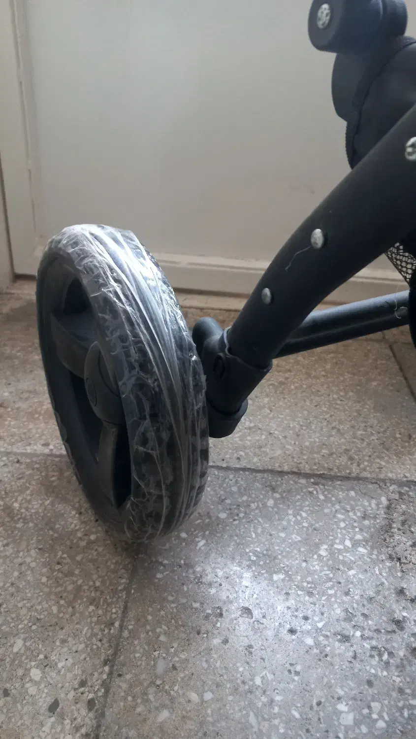 کالسکه نو نو|کالسکه و لوازم جانبی|قم, قلعه کامکار|دیوار