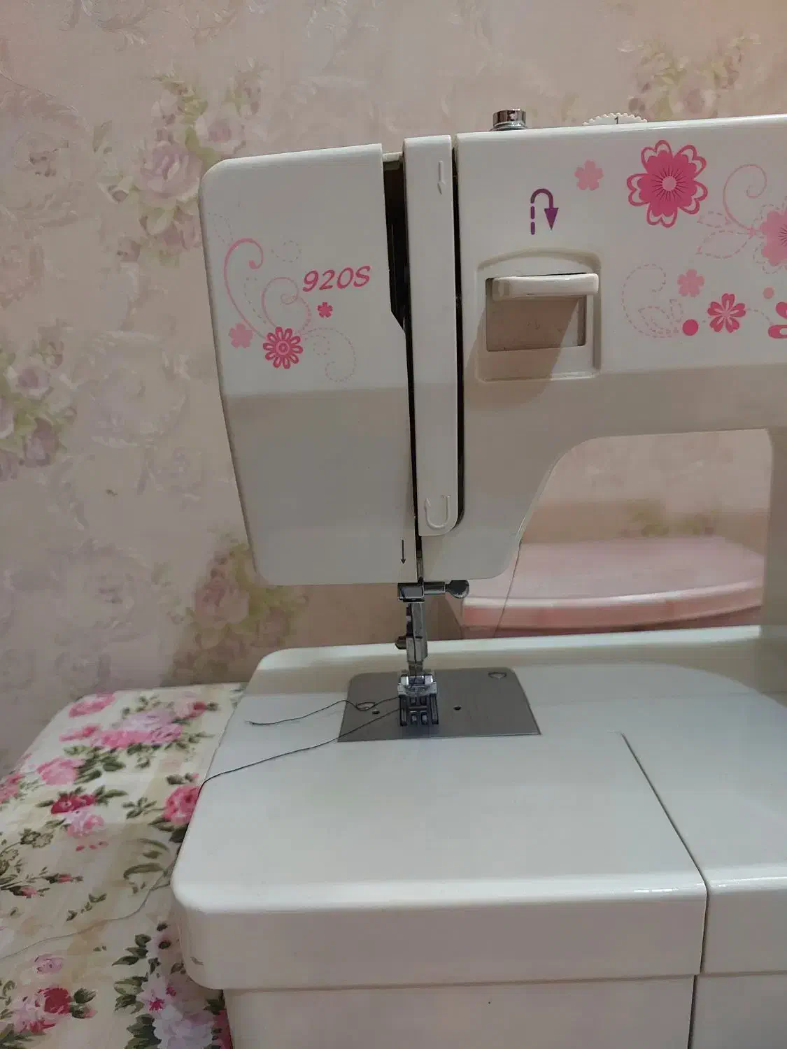 چرخ خیاطی مارشال به همراه میز چرخ|چرخ خیاطی و ریسندگی|مشهد, طلاب|دیوار