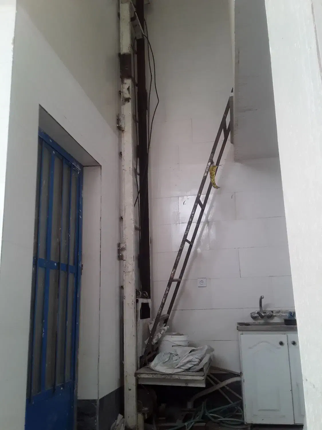 بالابر برقی تک فاز|ابزارآلات|قنوات, |دیوار