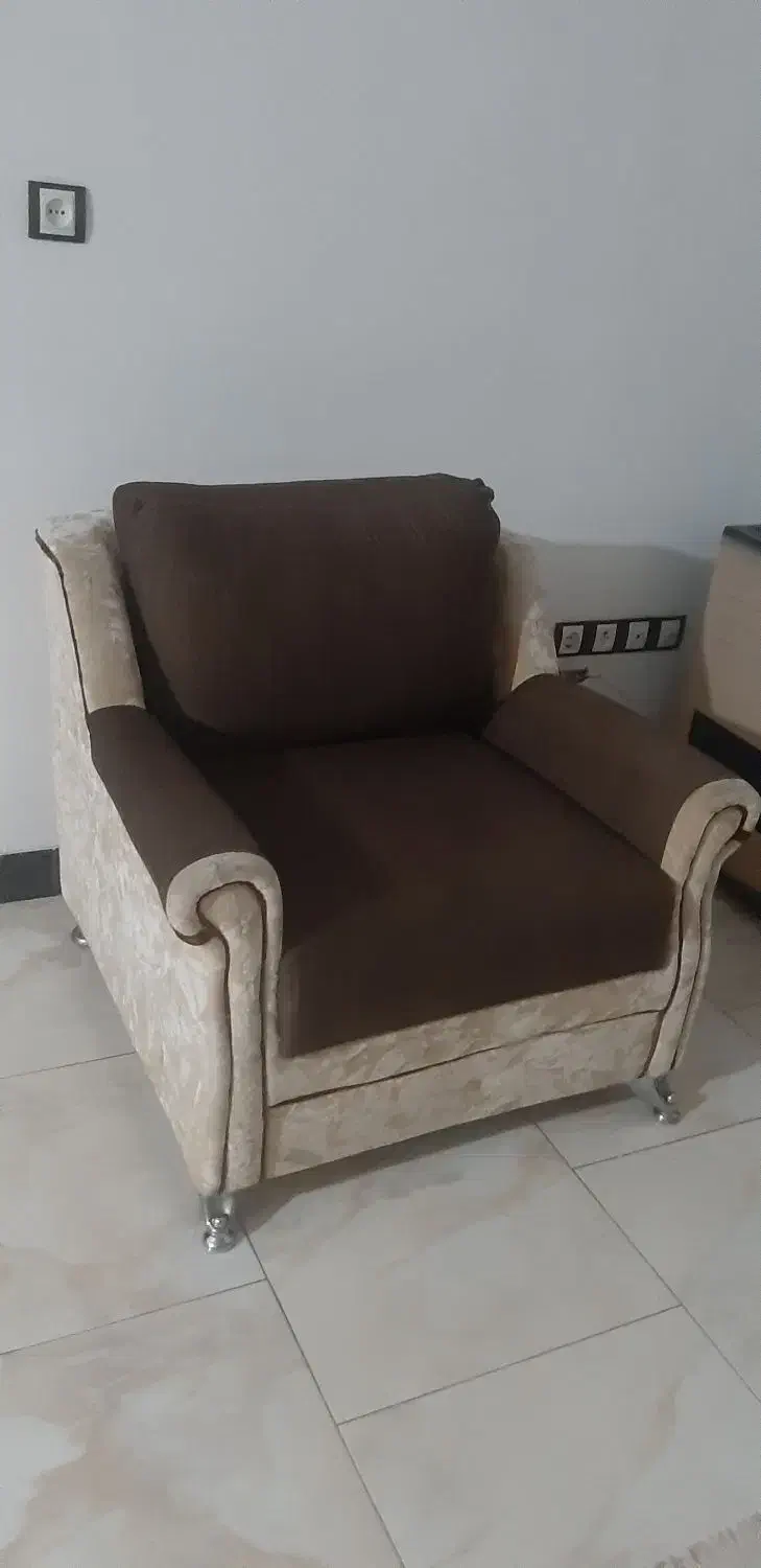 مبل هفت نفره سالم و بدون ایراد|مبلمان خانگی و میز عسلی|آمل, |دیوار