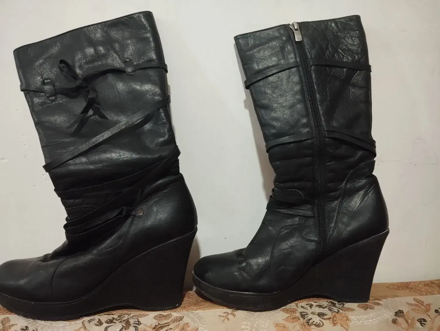 پوتین|کیف، کفش، کمربند|دینور, |دیوار