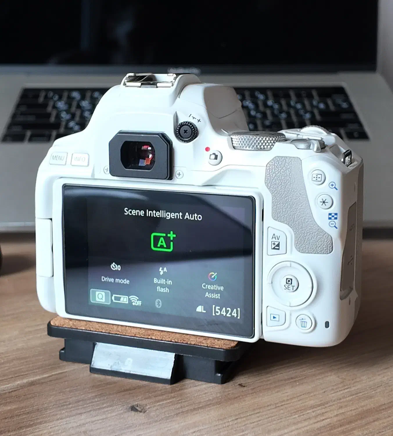 دوربین کنون 250D با لنز 50mm F1/8|دوربین عکاسی و فیلم‌برداری|گرگان, |دیوار