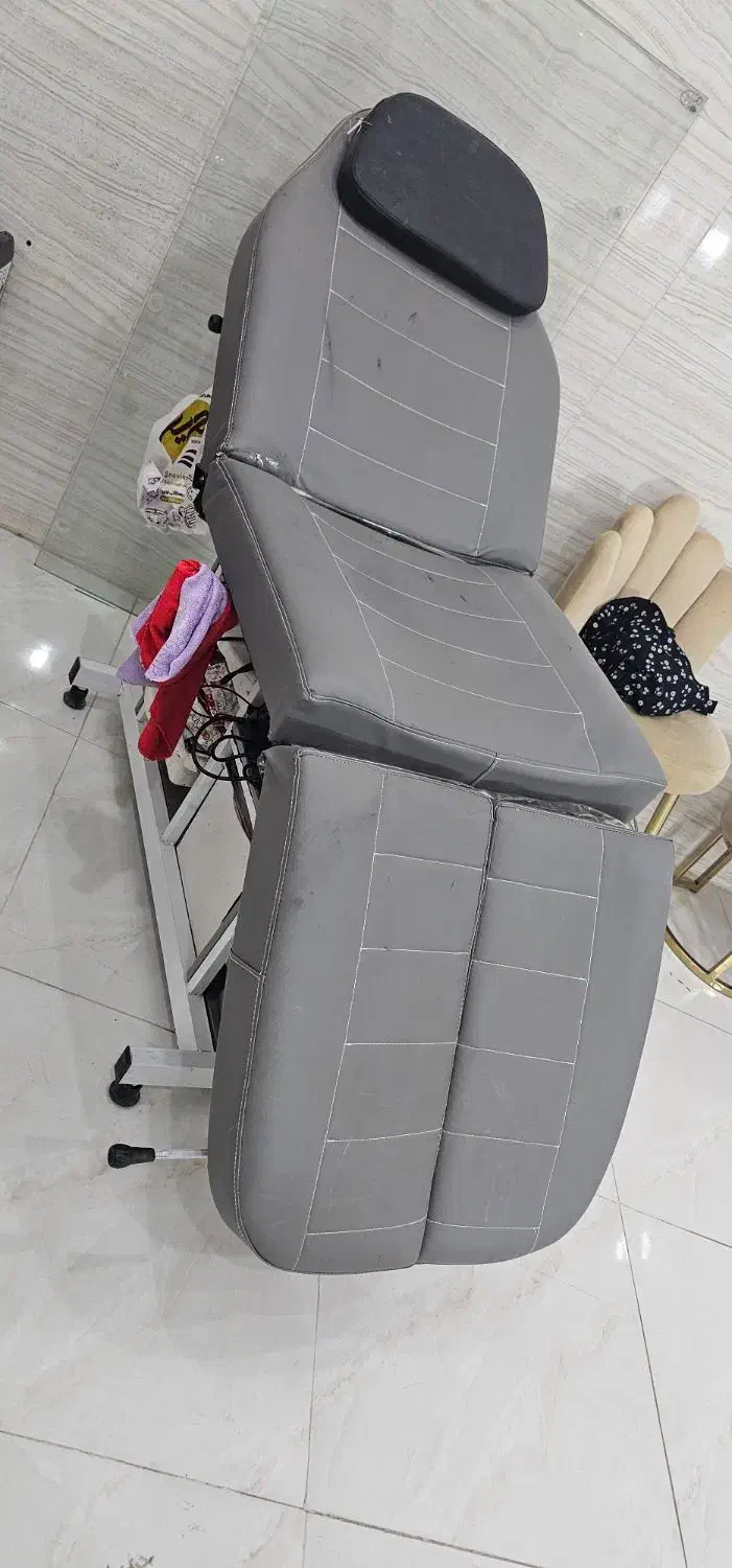 تخت مژه و تاتو|آرایشگاه و سالن‌های زیبایی|خرم‌آباد, |دیوار