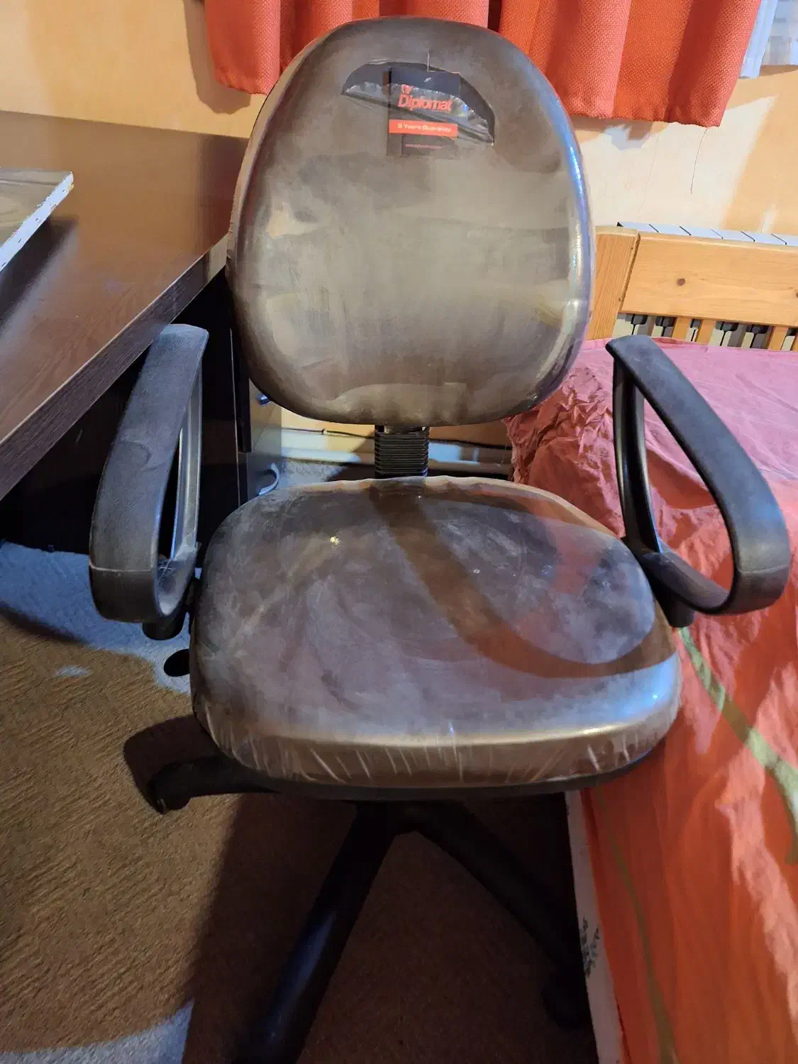 صندلی کارمندی چرخدار|صندلی و نیمکت|بابلسر, |دیوار