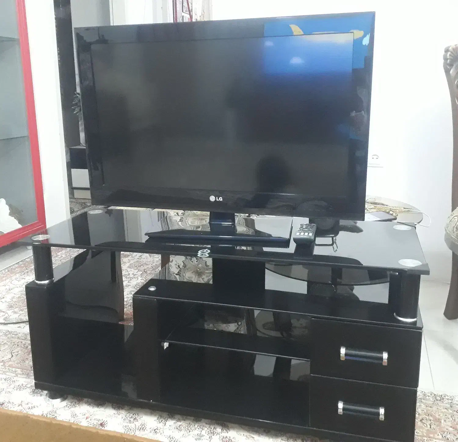 تلوزیون اصل ال جی دکمه لمسی|تلویزیون و پروژکتور|خوی, |دیوار