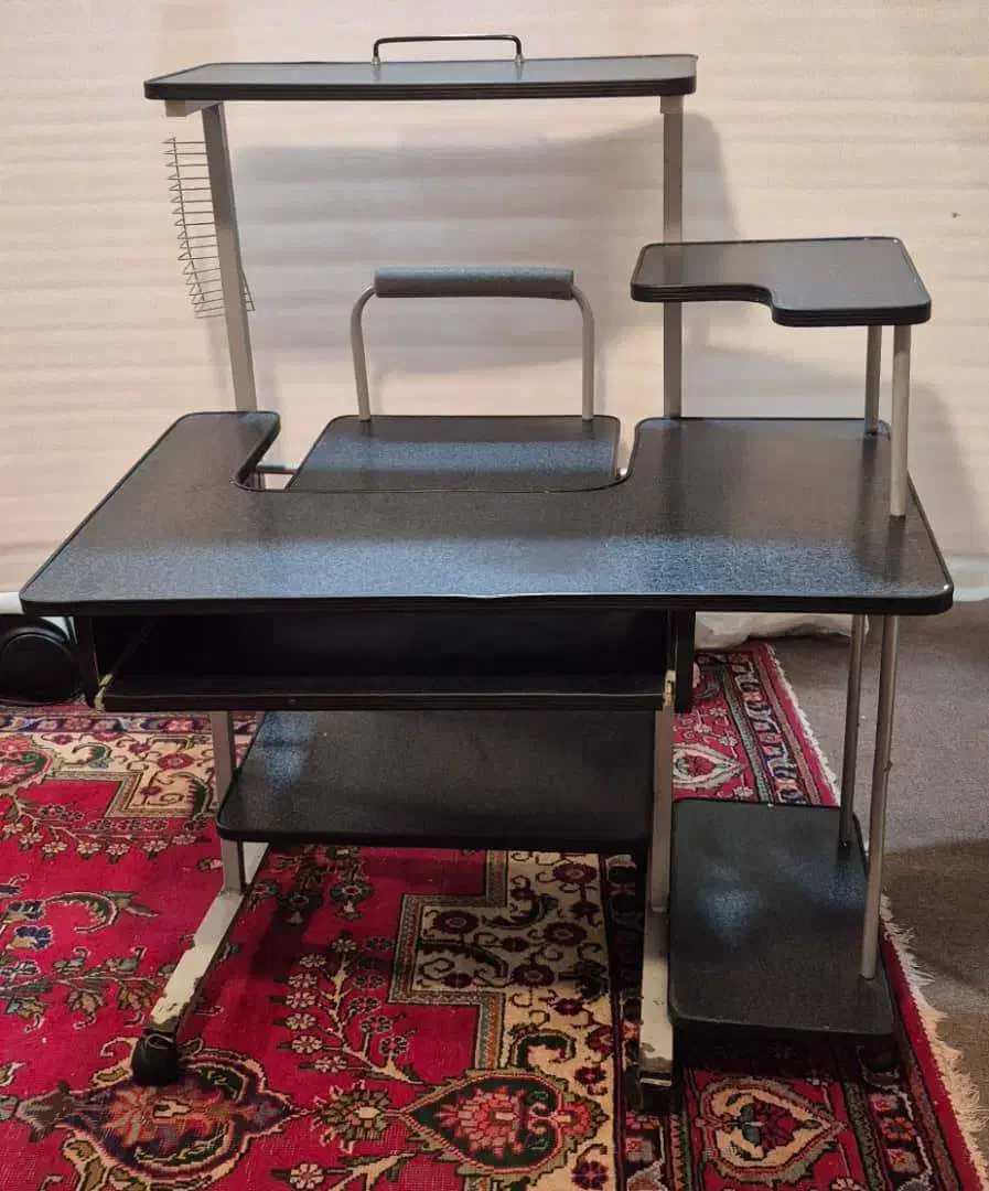 میز کامپیوتر کامل MDFبا پایه فلزی چرخ دار|میز تحریر و کامپیوتر|ساری, |دیوار