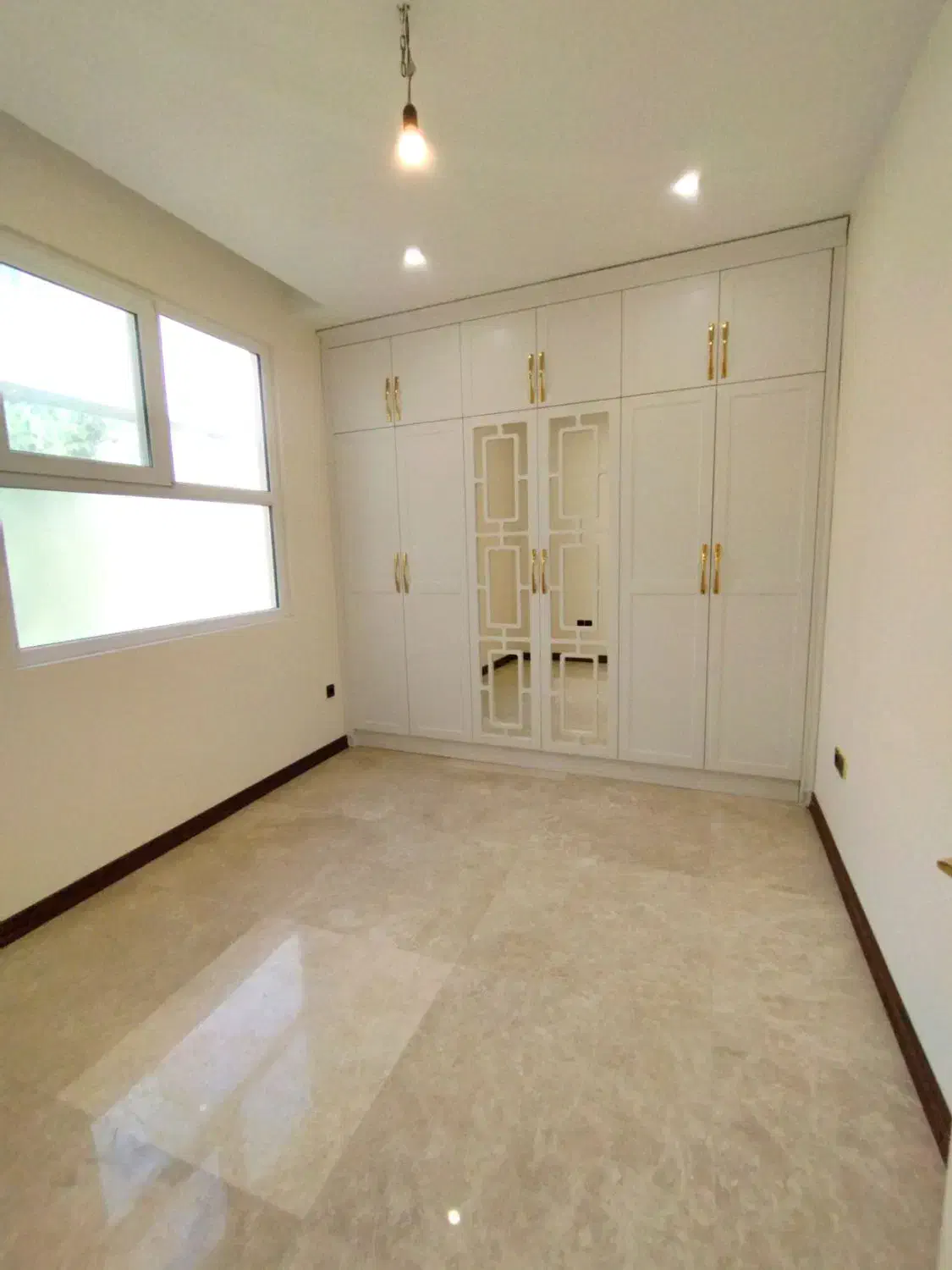 ۱۳۰ متر/۲خواب/۲پارکینگ