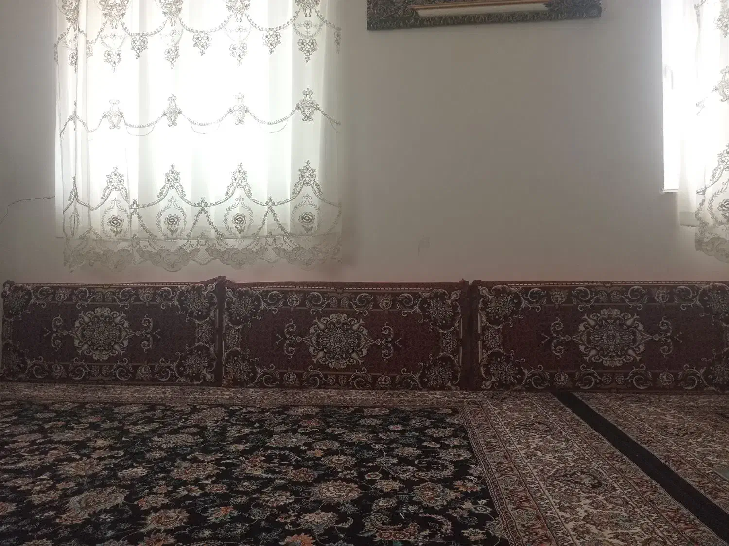 پشتی هشت جفت در حد نو|پشتی|قیدار, |دیوار