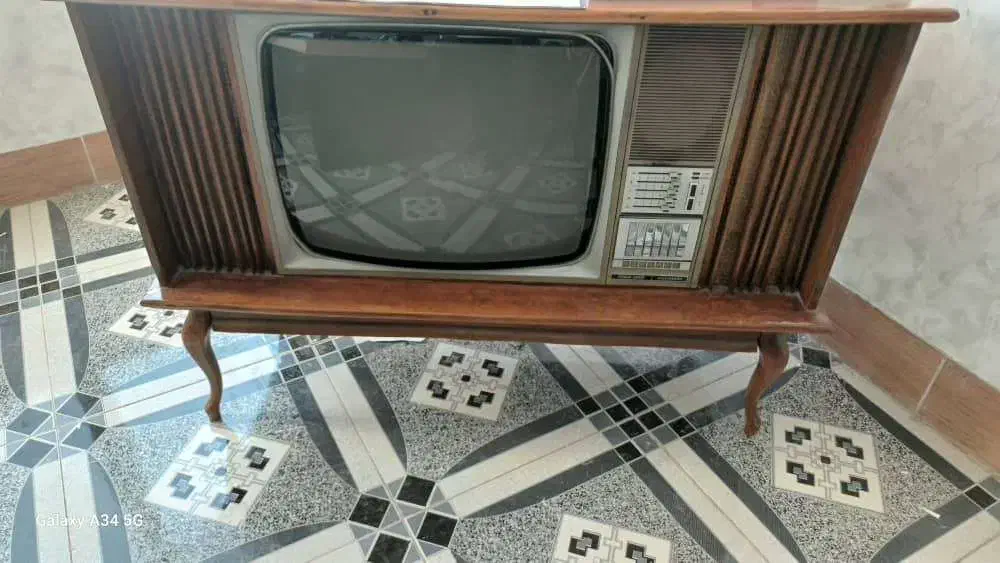 تلویزیون قدیمی|کلکسیون اشیاء عتیقه|رفسنجان, |دیوار