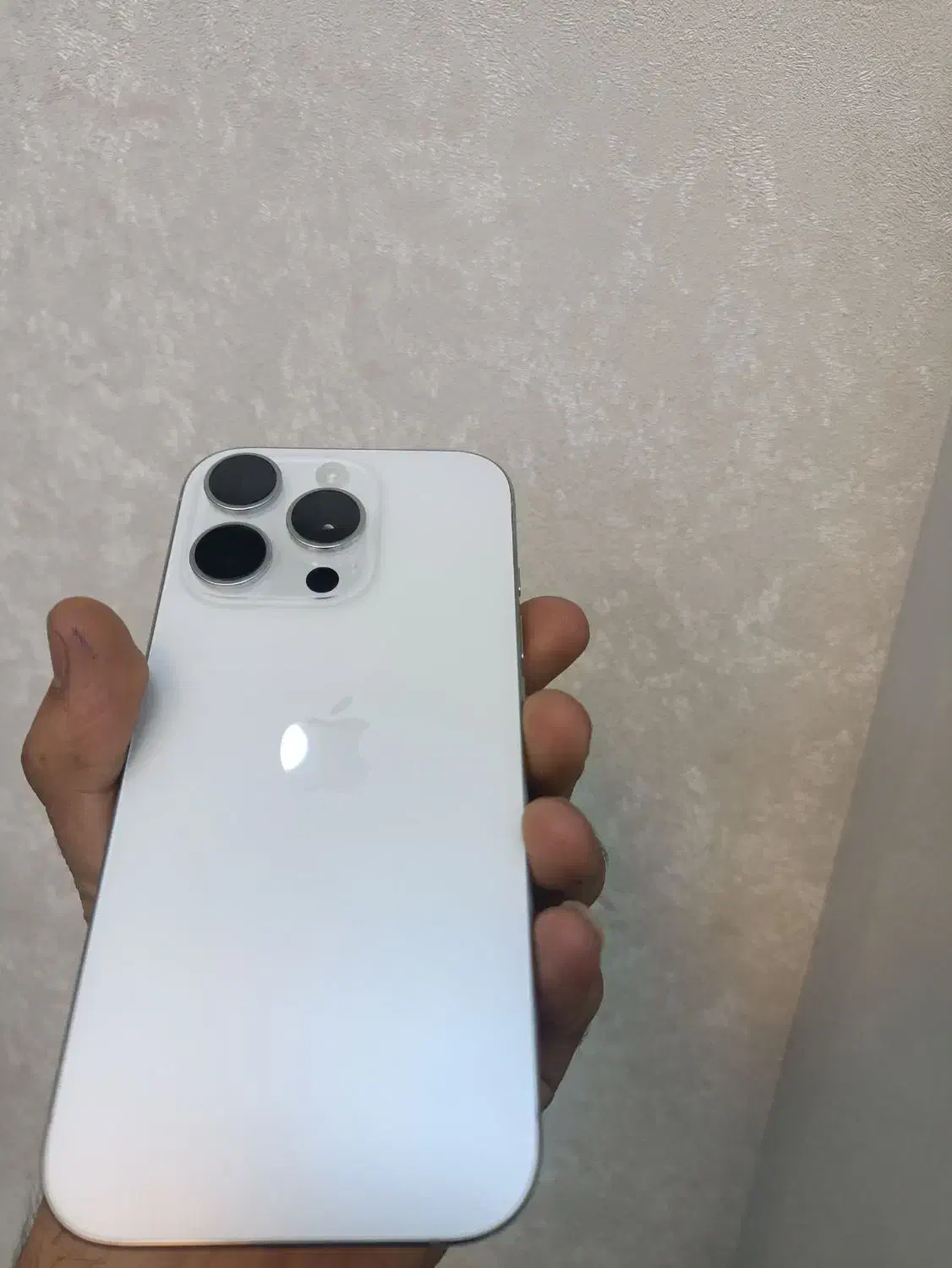 16پرو/سفید/باتری100%/اقساطی|موبایل|اصفهان, گلزار|دیوار