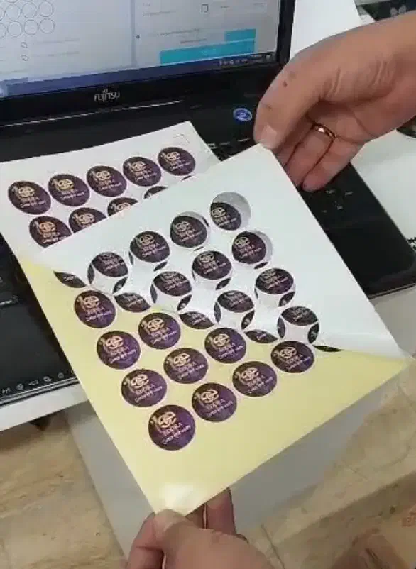 برچسب با برش دلخواه|خدمات رایانه‌ای و موبایل|اصفهان, بهارستان|دیوار