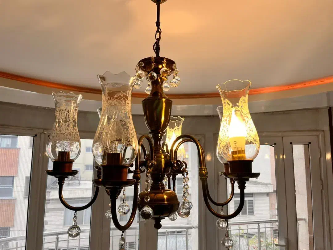 لوستر|لوستر و چراغ آویز|اصفهان, باغ زیار|دیوار