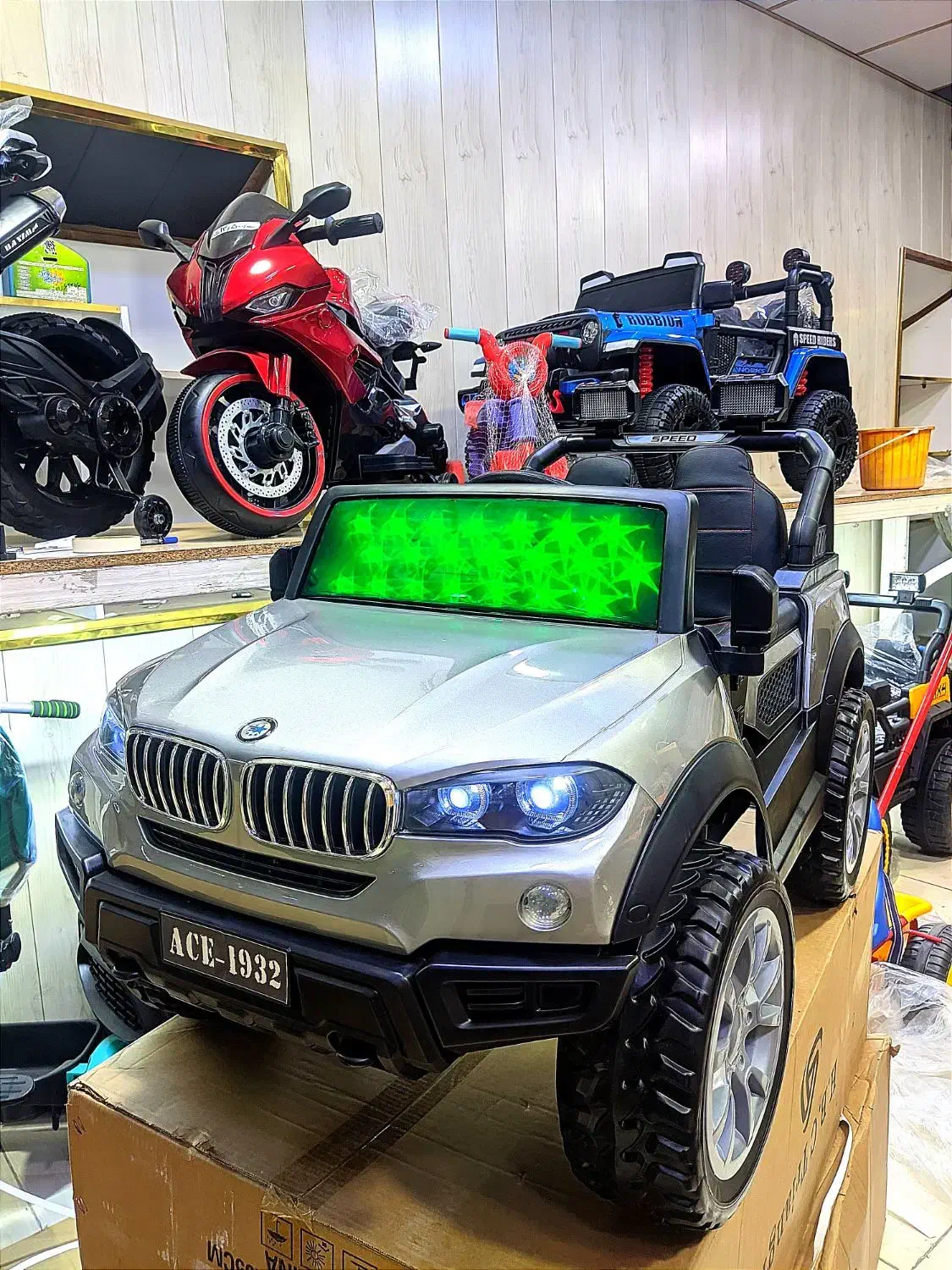 ماشین شارژی موتور شارژیbmwچرخ لاستیکی|اسباب‌‌بازی|اهواز, نادری|دیوار