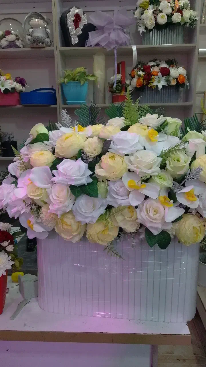 فروشنده خانوم برای گلفروشی|استخدام خدمات فروشگاه و رستوران|اسلامشهر, مظفریه|دیوار