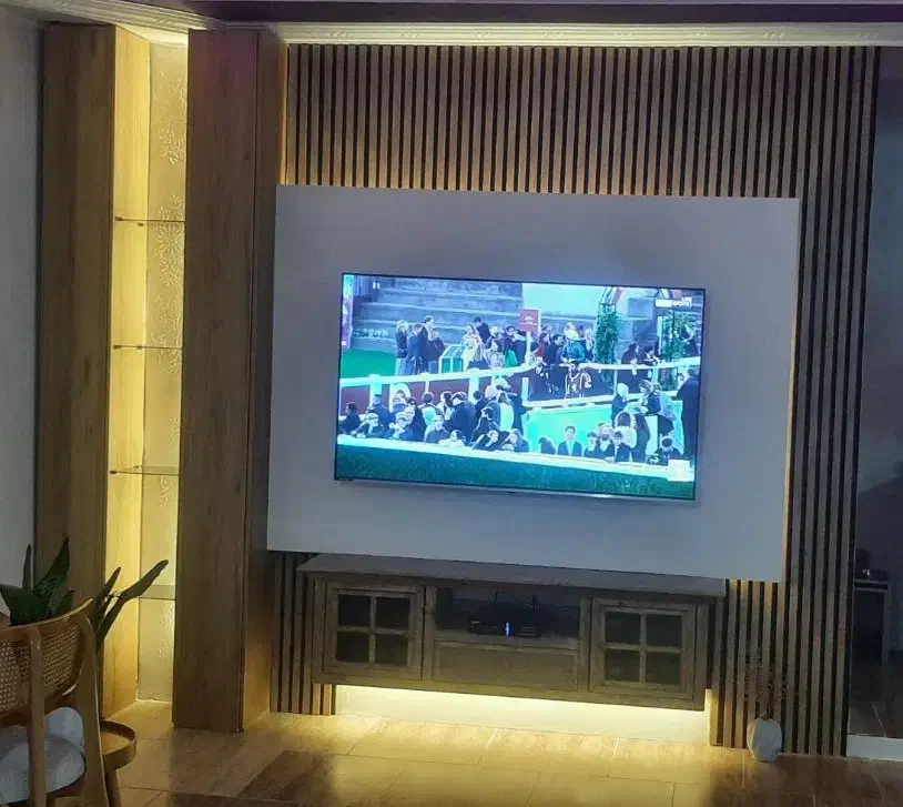 تی وی وال|میز تلویزیون|شیراز, فرهنگ شهر|دیوار