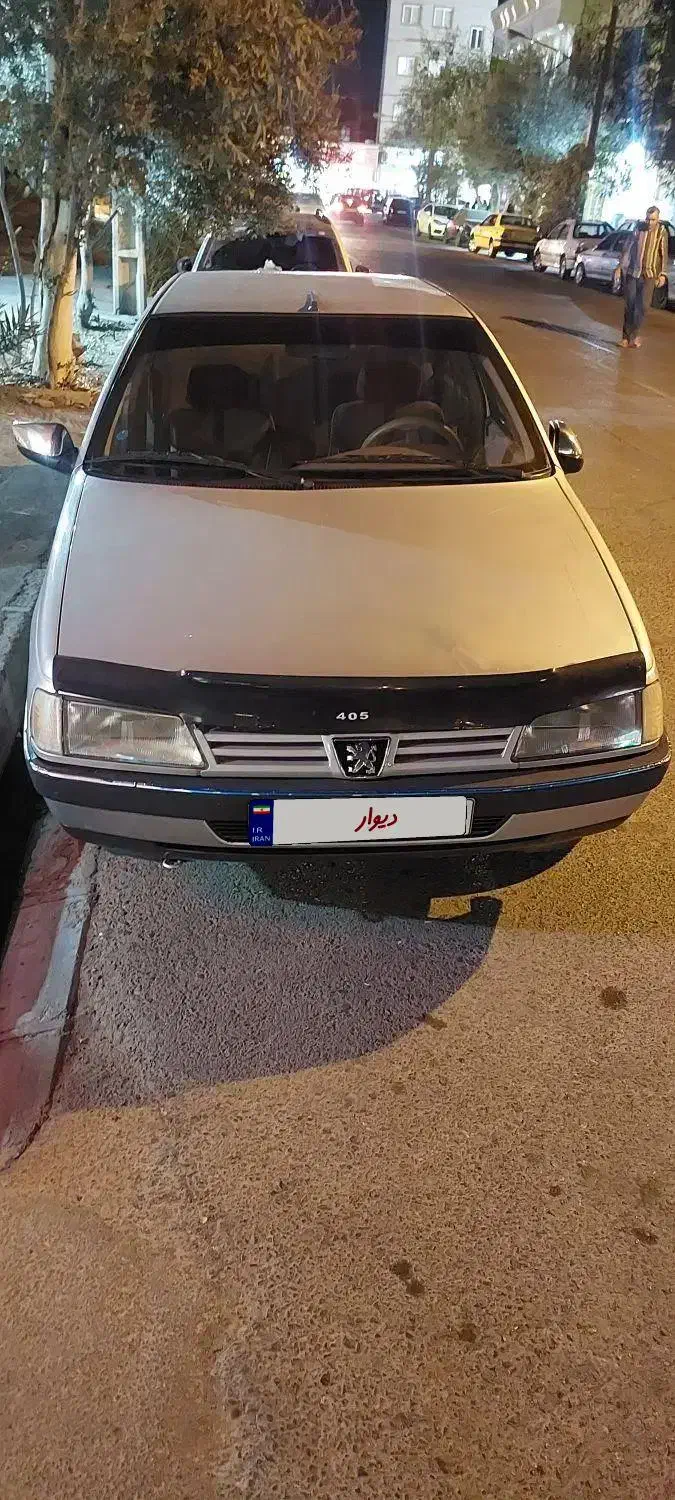 پژو 405 نقره‌ای متالیک|خودرو سواری و وانت|قم, زنبیل آباد|دیوار