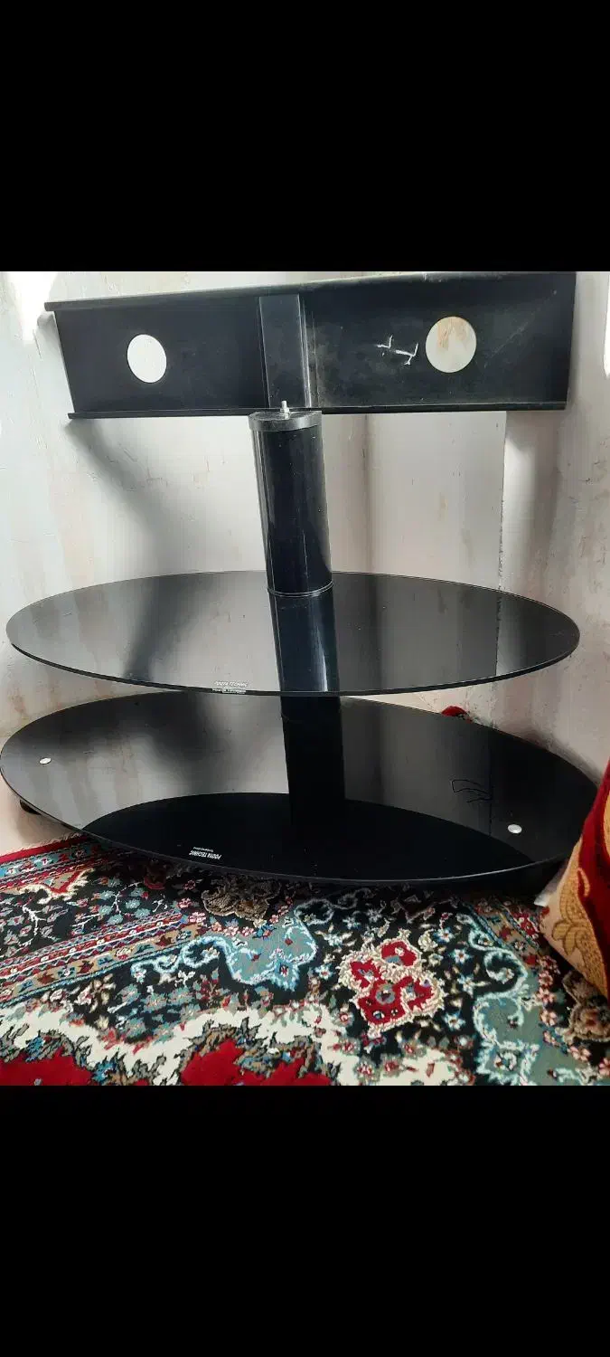 میز تلویزیون شیشه ای،  قیمت  ۵۵۰ ت مقطوع|میز تلویزیون|آستانه اشرفیه, |دیوار