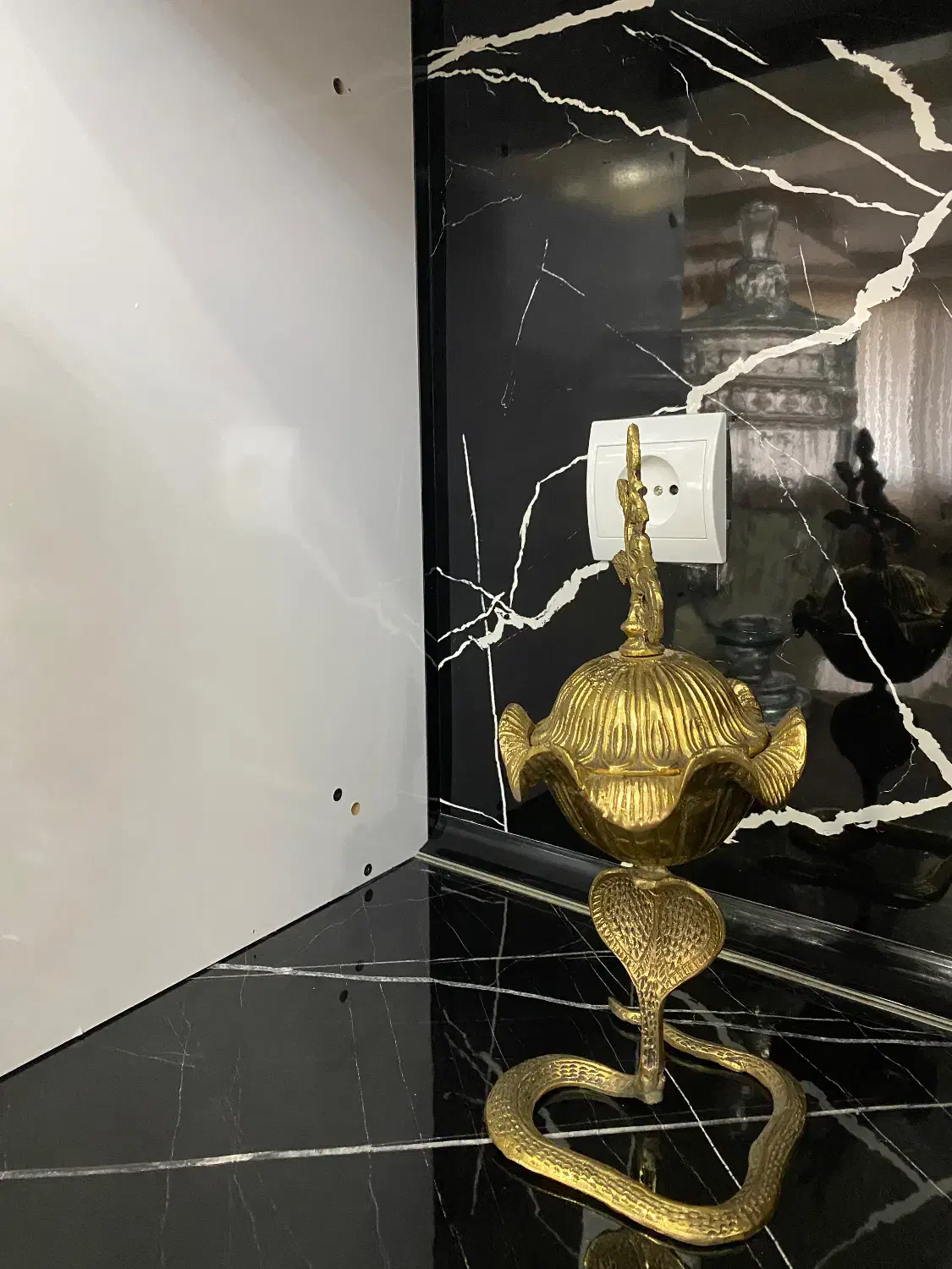 قندان برنز|مجسمه، تندیس، ماکت|میانه, |دیوار