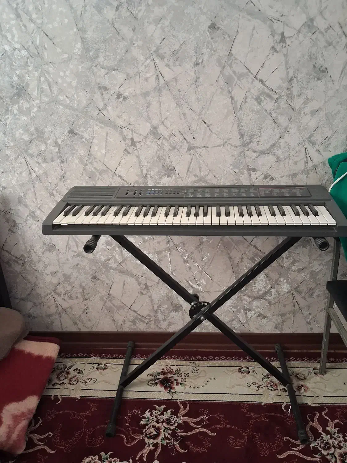 پیانو(ارگ)|پیانو، کیبورد، آکاردئون|گلبهار, شهر جدید گلبهار|دیوار