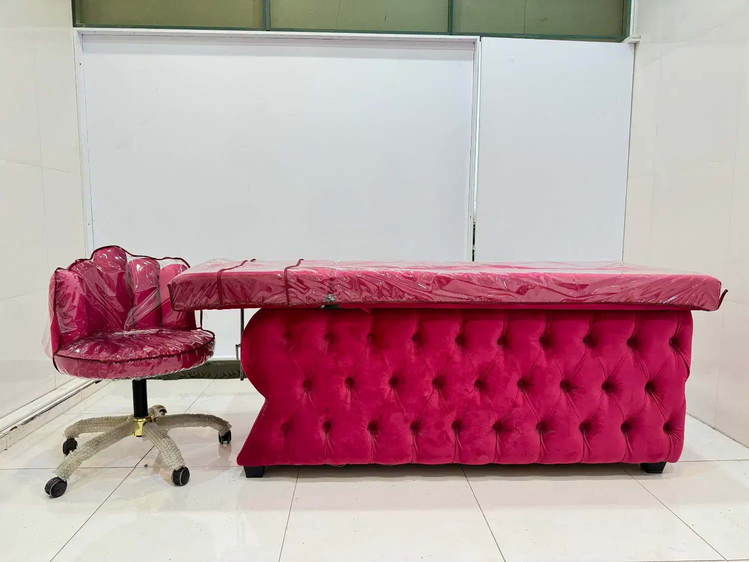 تخت و صندلی|آرایشگاه و سالنهای زیبایی|دوگنبدان, |دیوار