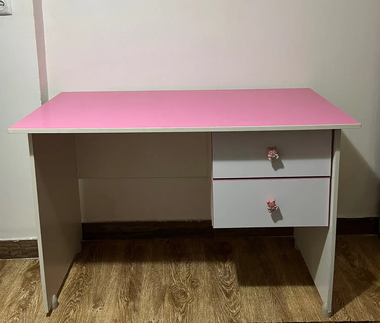 میزتحریر|میز تحریر و کامپیوتر|تالش, هشتپر|دیوار