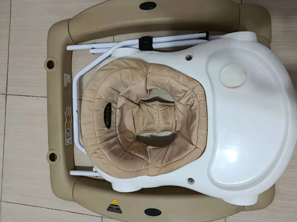 روروئک و کریر در حد برند دلیجان|اسباب و اثاث بچه|رشت, معلولین|دیوار