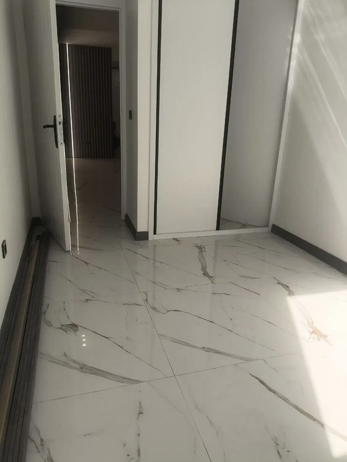 85متر/2خوابه/فول امکانات/خوش نقشه/برج رویال|فروش آپارتمان|تهران, استاد معین|دیوار