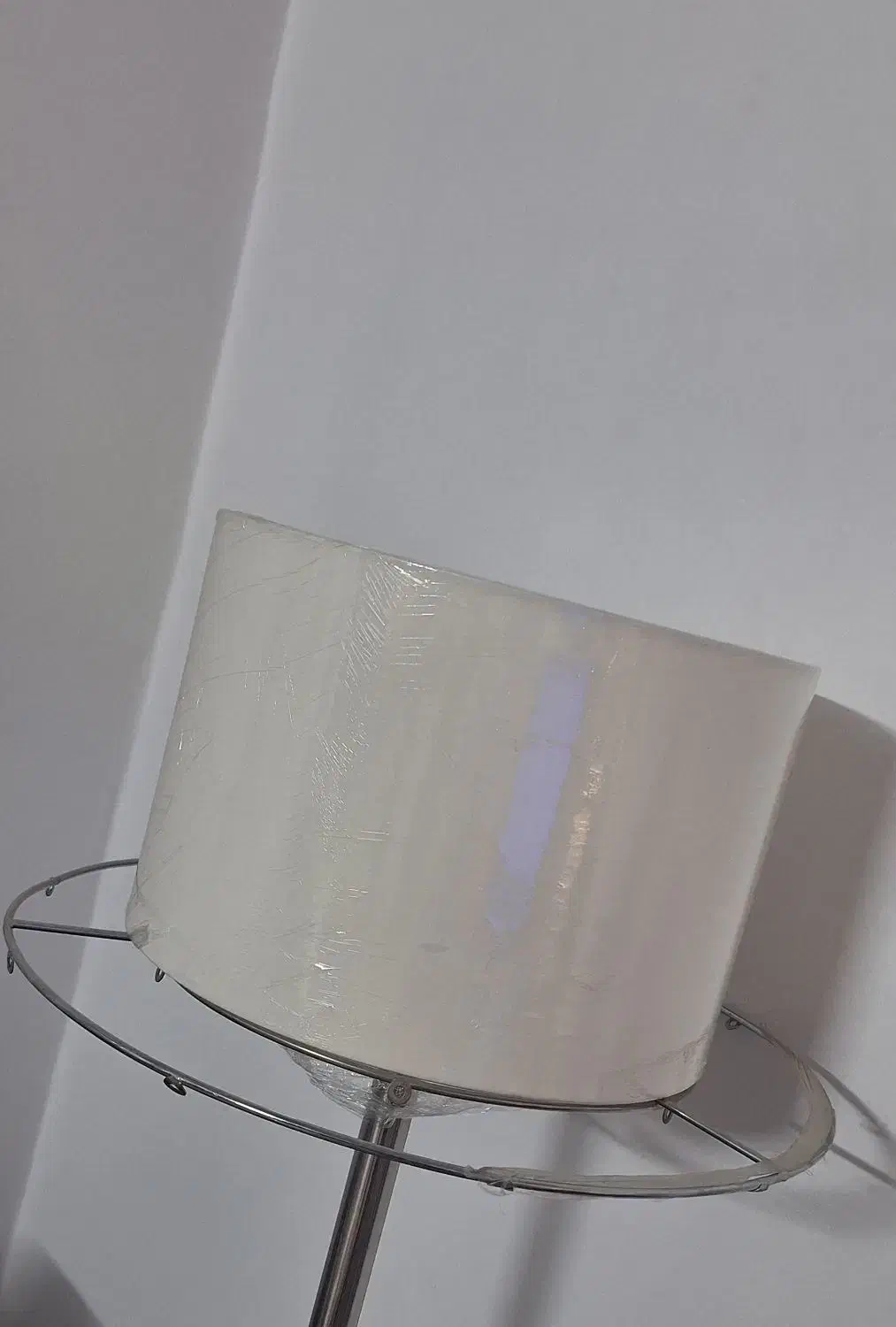 شید نو شیری و سفید استفاده اصلا نشده|چراغ خواب و آباژور|تهران, شهران جنوبی|دیوار