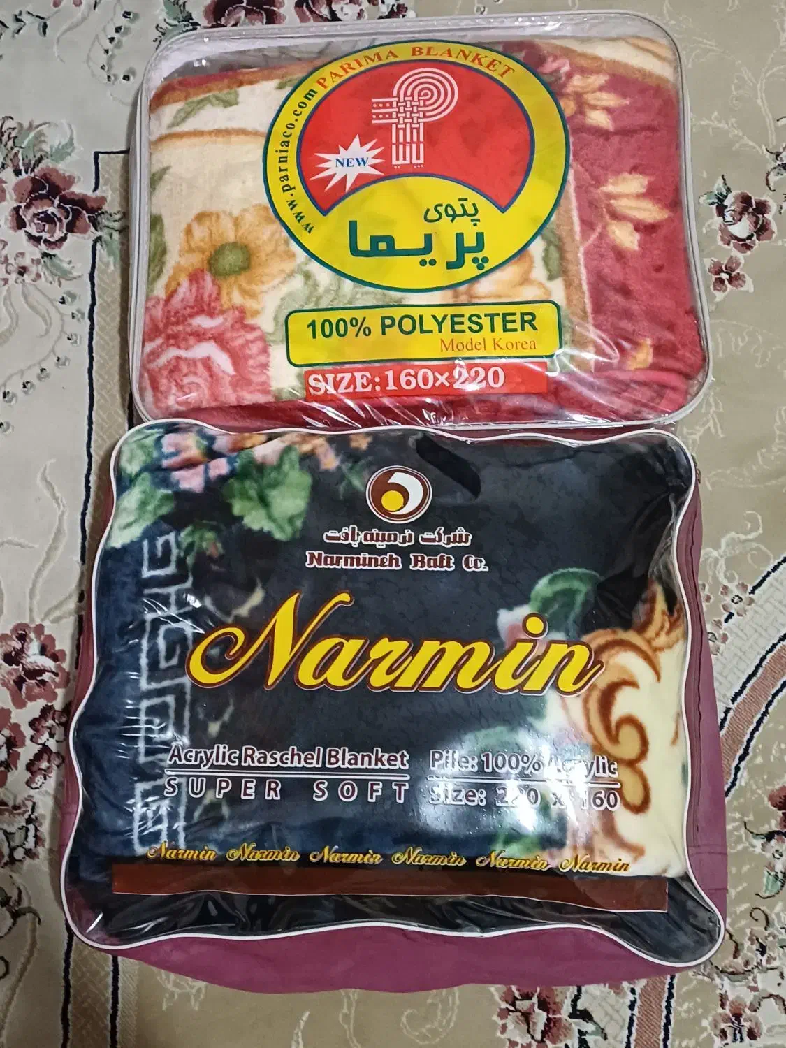 پتو گلبافت اصلی تمیز بدون استفاده دوتاش این|رختخواب، بالش، پتو|مشکیندشت, |دیوار