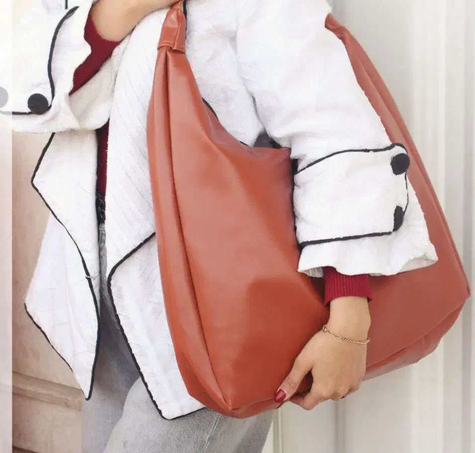 کیف،وکفش|کیف، کفش، کمربند|تربتحیدریه, باغ ملی|دیوار