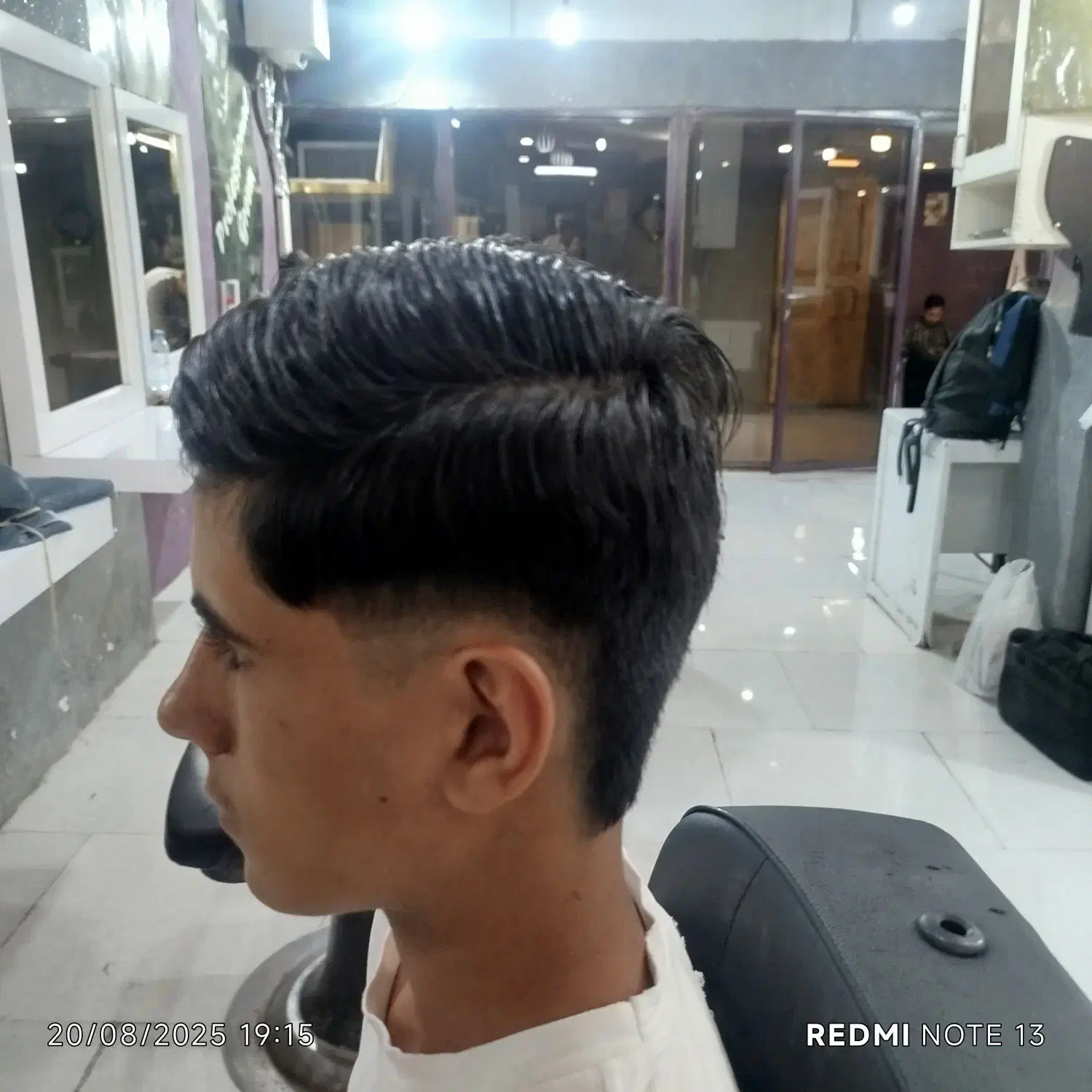 نیازمند به چند مدل برای اصلاح سر به صورت رایگان|آرایشگاه و سالن‌های زیبایی|یزد, |دیوار