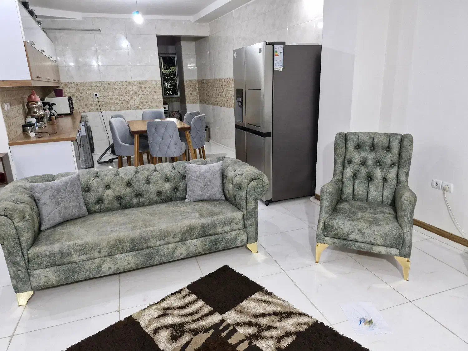 فروش یک سرویس مبل پنج نفره|مبلمان خانگی و میز عسلی|ساری, |دیوار