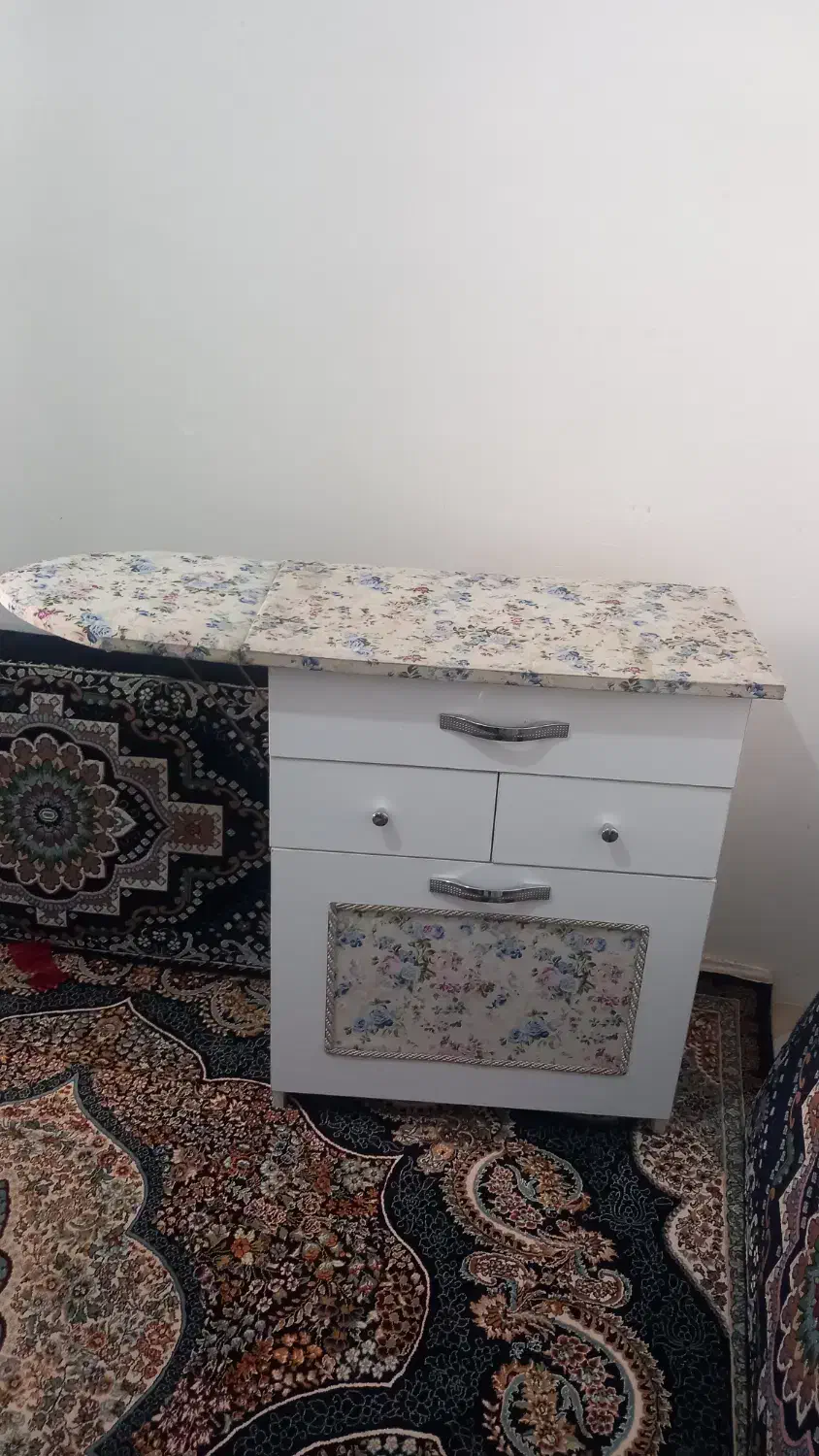 میز اتو و چرخ خیاطی|اتو و لوازم اتو|قزوین, |دیوار