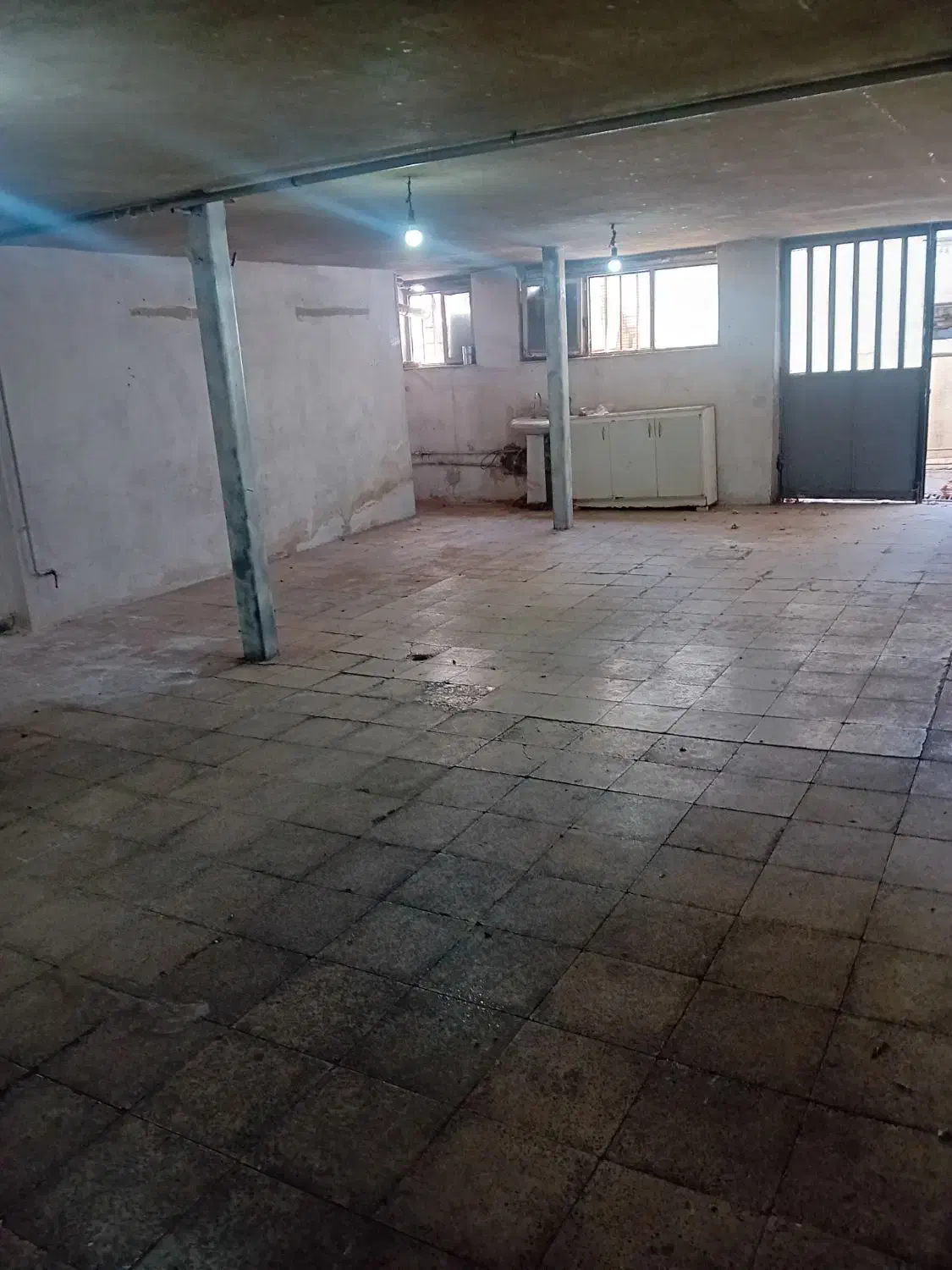 زیرزمین|اجارهٔ مغازه و غرفه|کرج, ساسانی (قلمستان)|دیوار