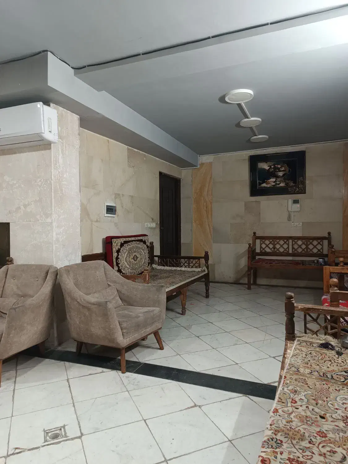 زیر زمین تجاری(سفره خانه)|اجارهٔ مغازه و غرفه|قزوین, |دیوار