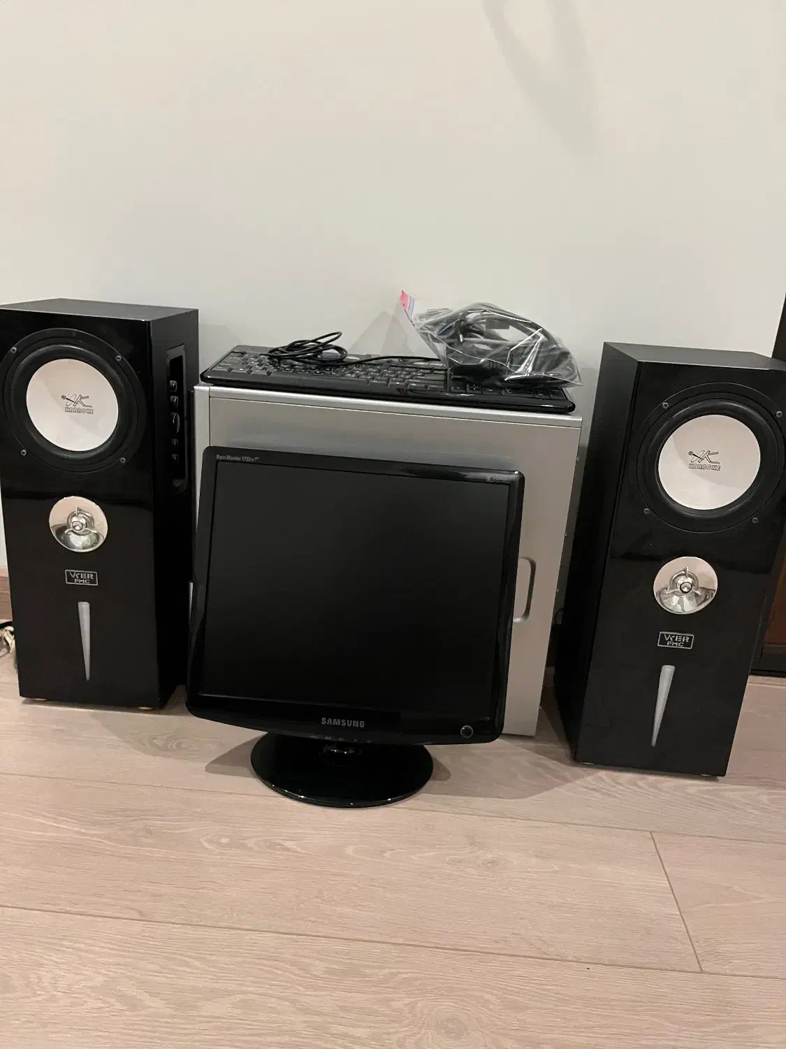 کامپیوتر و بلندگو|رایانه رومیزی|تهران, شاهین|دیوار