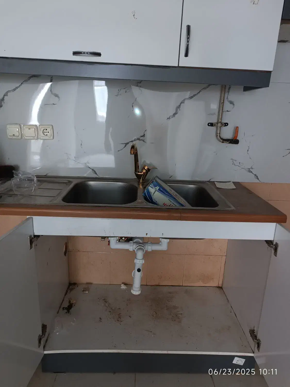 لوله کش ، لوله‌کشی ، نصب جانبو ، نصب پمپ آب|خدمات پیشه و مهارت|بابل, |دیوار