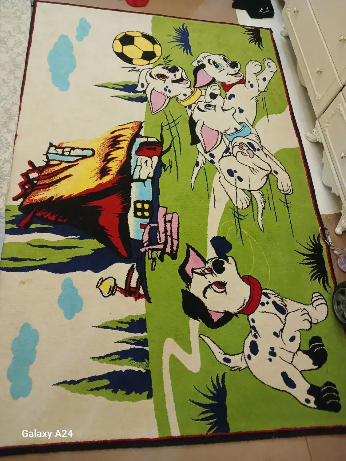 فرش کودک|فرش|قم, بنیاد|دیوار