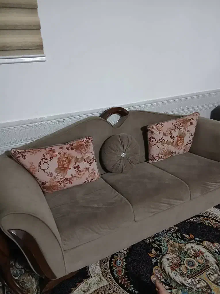 فروش مبل بسیار سالم|مبلمان خانگی و میز عسلی|چالوس, |دیوار