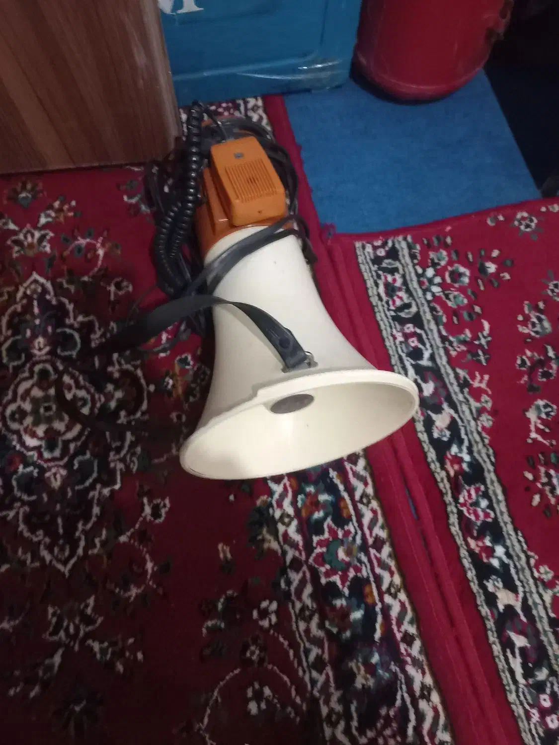 بلند گو|صوتی و تصویری|قم, چهل درخت‎|دیوار