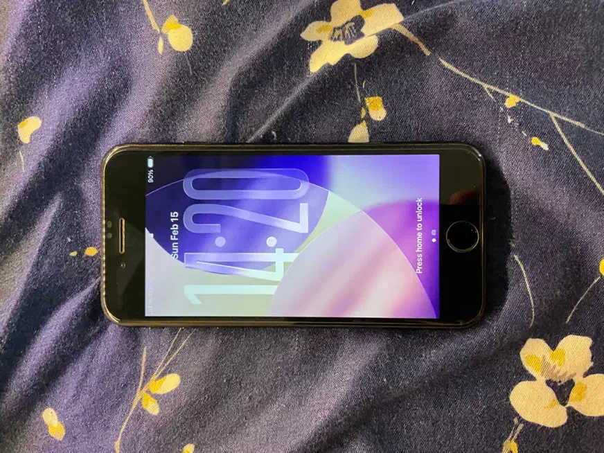 iPhone SE 2020|موبایل|مشهد, سلام|دیوار