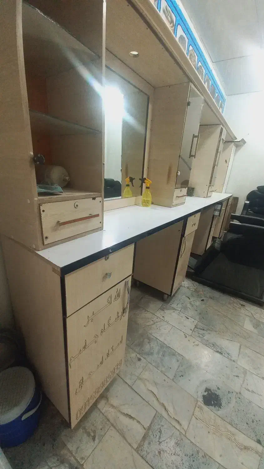 دکوراسیون سه دهنه آرایشگاه|آرایشگاه و سالن‌های زیبایی|سراوان, |دیوار