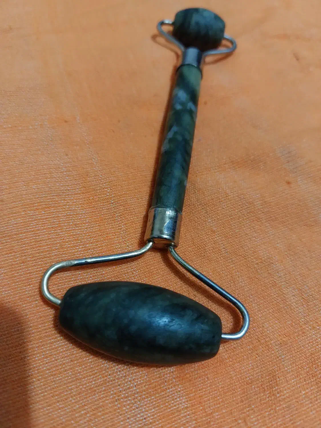 ماساژور دستی صورت مدل جیدرولر (سنگ یشم)|آرایشی، بهداشتی، درمانی|آزادشهر, |دیوار