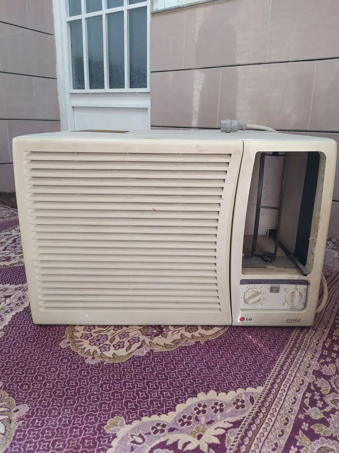 کولر پنجره ای|کولر گازی و فن‌کوئل|گنبد کاووس, |دیوار